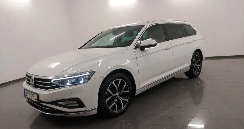 volkswagen passat stęszew Volkswagen Passat cena 91000 przebieg: 154265, rok produkcji 2021 z Stęszew